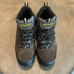Skecher Hiking Boots Men’s 7